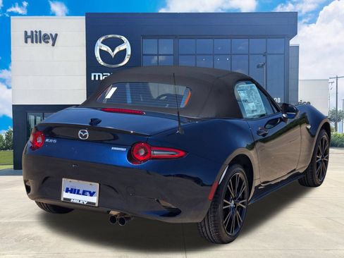 New 2026 MAZDA MX-5 Miata Club w/ Interior Package RWD image 4