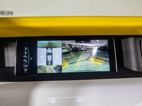 Used 2018 Rolls-Royce Phantom image 59