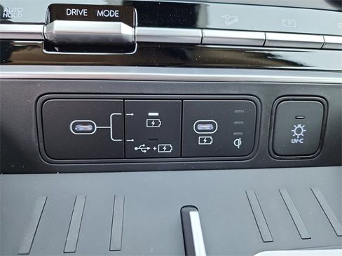 New 2025 Hyundai Santa Fe Limited image 23