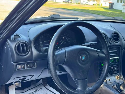 Used 1999 MAZDA MX-5 Miata RWD image 18