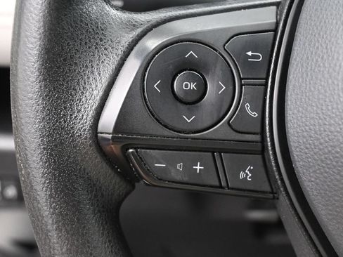 Used 2022 Toyota RAV4 XLE AWD/4WD image 17