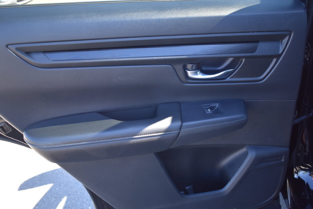 Used 2025 Honda CR-V LX image 17
