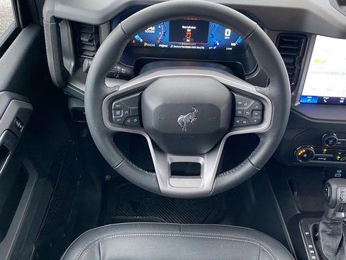 New 2025 Ford Bronco Badlands image 6