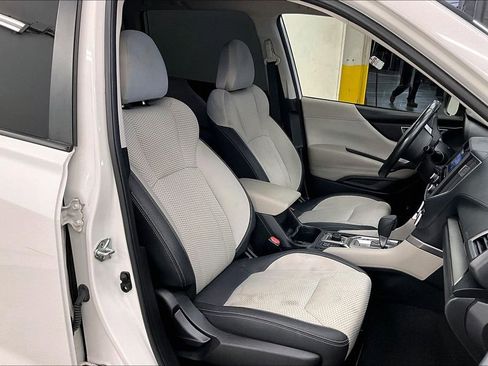 Used 2023 Subaru Forester Premium AWD/4WD image 6