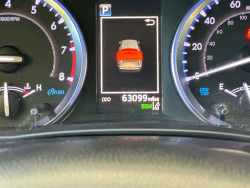 Used 2019 Toyota Highlander SE AWD/4WD image 24