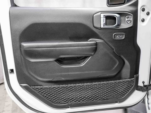 Used 2021 Jeep Wrangler Unlimited Sport image 30