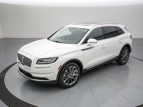 Used 2023 Lincoln Nautilus Reserve w/ Equipment Group 201A FWD image 8