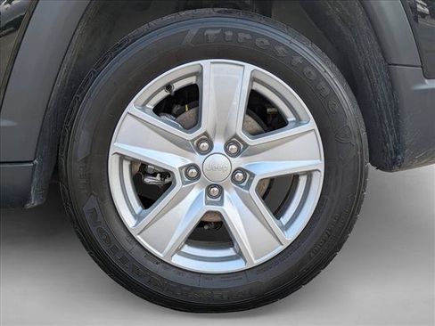 Used 2022 Jeep Compass Latitude w/ Convenience Group FWD image 28