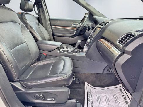 Used 2017 Ford Explorer Limited image 20