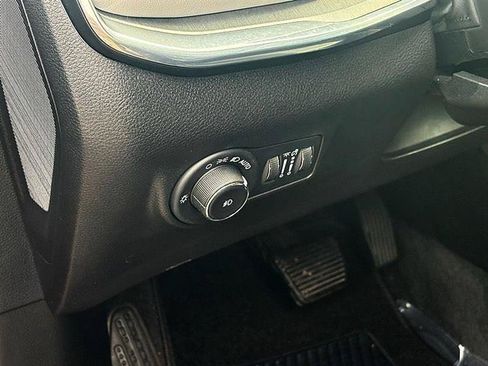 Used 2023 Jeep Compass Limited AWD/4WD image 17