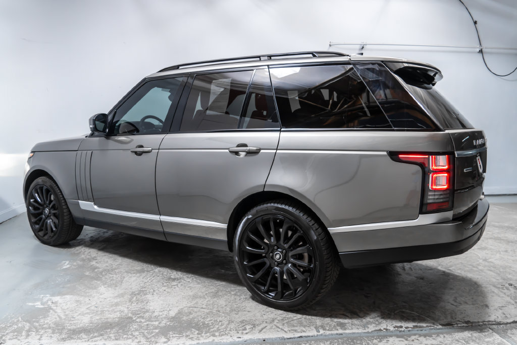 Used 2017 Land Rover Range Rover Supercharged AWD/4WD image 2