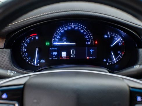 Used 2019 Cadillac XTS Luxury image 23