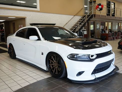 Used 2020 Dodge Charger Scat Pack w/ Plus Group RWD image 19