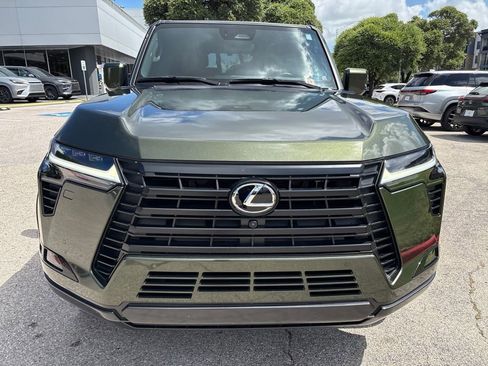 Used 2025 Lexus GX 550 w/ Accessory Package (2T) AWD/4WD image 8