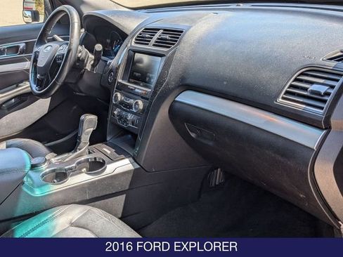 Used 2016 Ford Explorer XLT w/ Equipment Group 202A AWD/4WD image 25