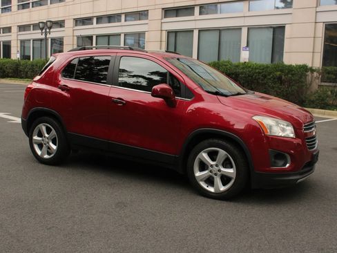 Used 2015 Chevrolet Trax LTZ FWD image 2