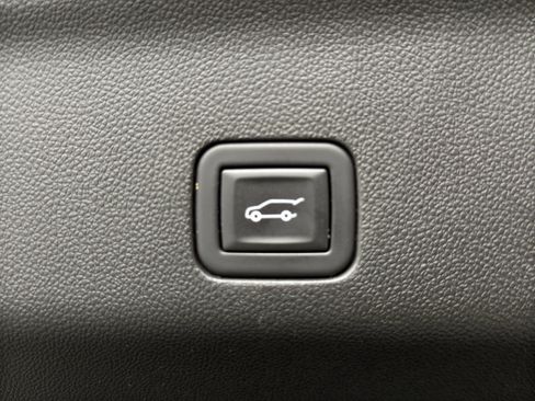 Used 2023 Chevrolet Tahoe LT w/ Luxury Package AWD/4WD image 23
