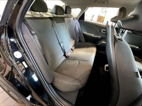 Used 2025 Kia K4 FWD image 15