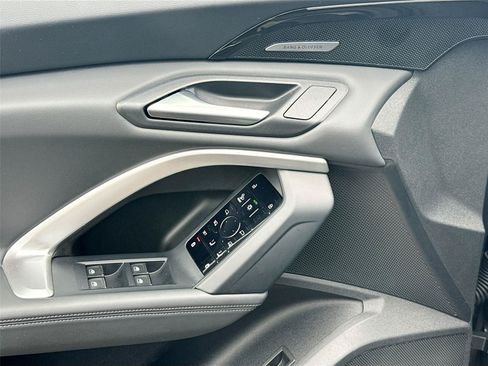 Certified 2025 Audi Q5 Premium w/ Premium Plus AWD/4WD image 18
