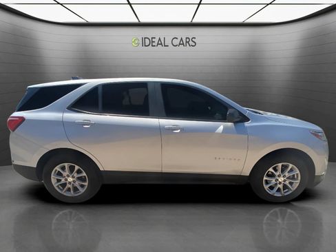 Used 2020 Chevrolet Equinox LS w/ LS Convenience Package FWD image 5