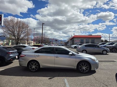 Used 2015 Toyota Camry XSE image 3