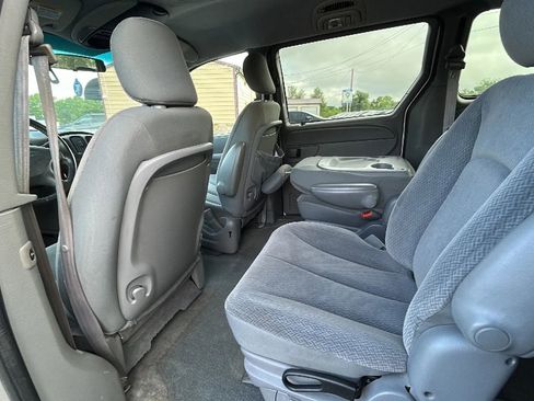Used 2004 Chrysler Town & Country Touring FWD image 30
