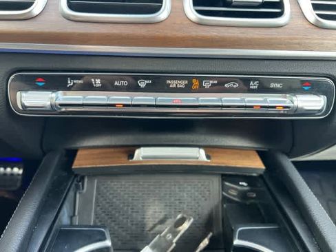 Certified 2024 Mercedes-Benz GLS 450 4MATIC image 30