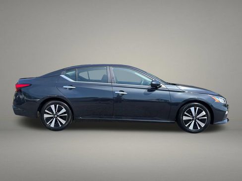 Used 2021 Nissan Altima 2.5 SV FWD image 6