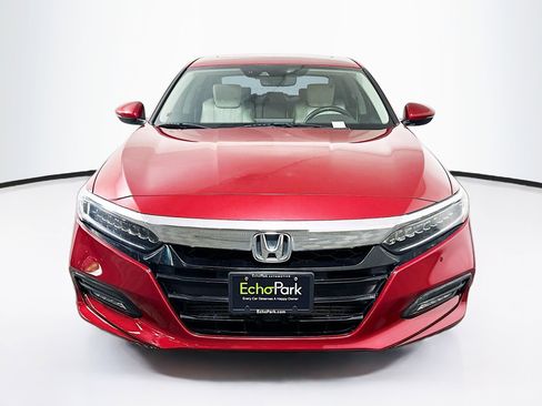 Used 2018 Honda Accord Touring image 2