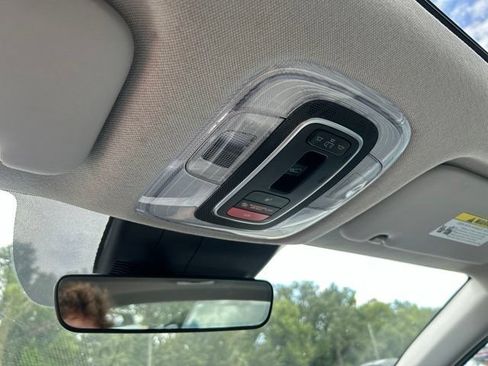 Used 2025 Hyundai Elantra Limited FWD image 12