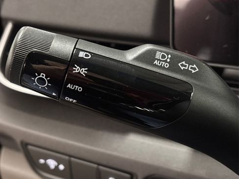 New 2026 Kia Carnival EX image 17