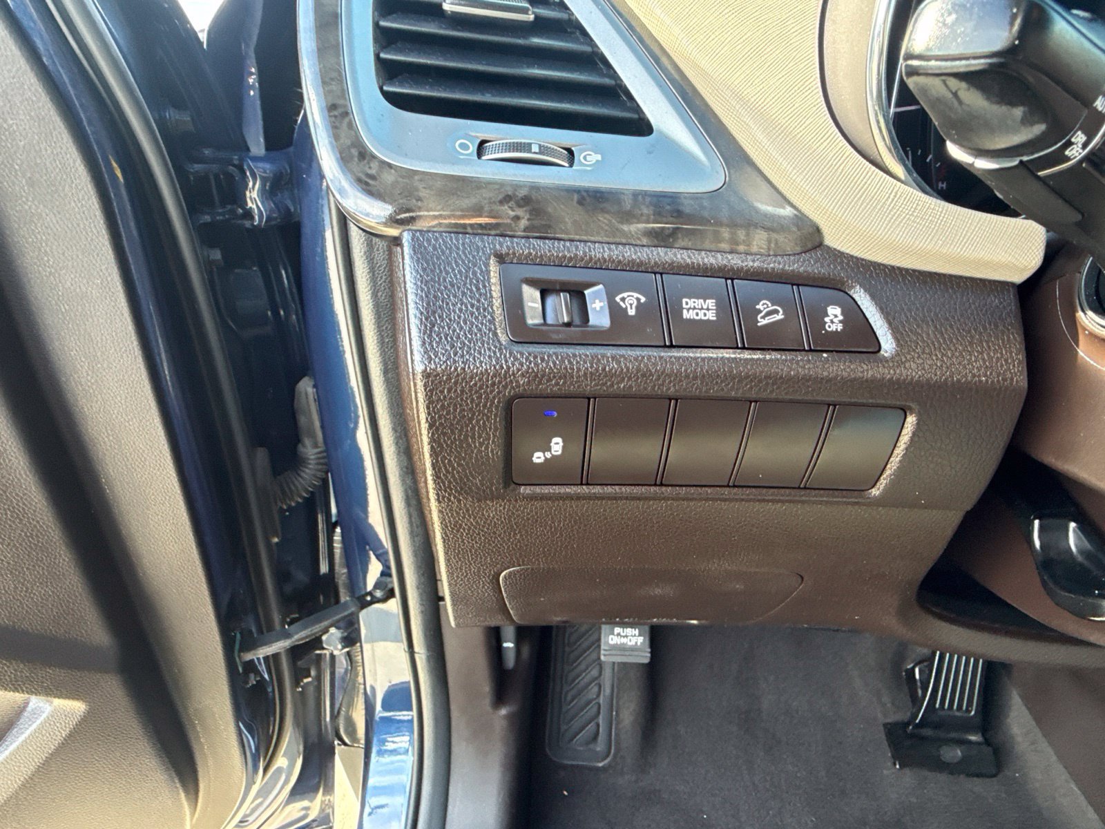 Used 2017 Hyundai Santa Fe Sport FWD image 10