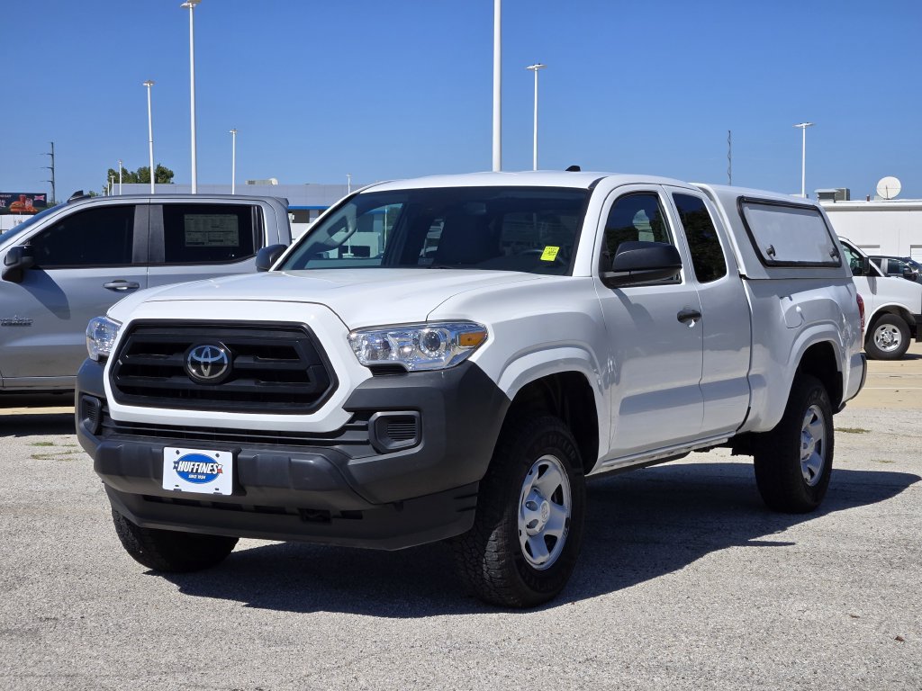 Used 2023 Toyota Tacoma SR RWD image 3