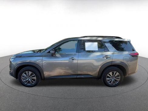 Used 2025 Nissan Pathfinder SV AWD/4WD image 9