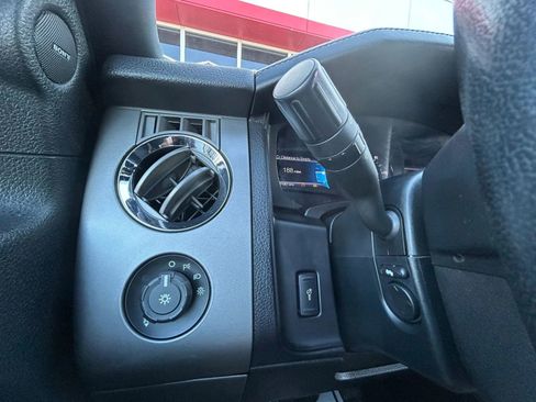 Used 2017 Ford Expedition Platinum image 12