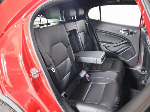 Used 2019 Mercedes-Benz GLA 250 GLA 250 image 42