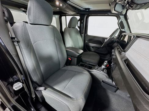 Used 2024 Jeep Wrangler Unlimited w/ Convenience Group image 26