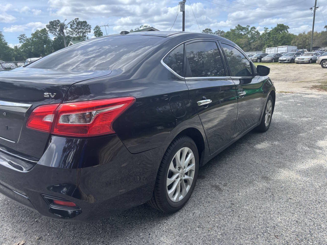 Used 2017 Nissan Sentra SV w/ Style Package FWD image 5