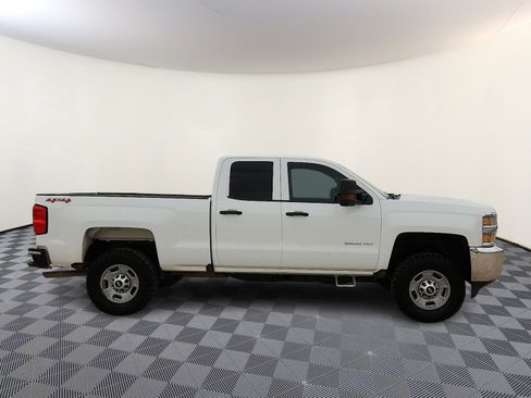 Used 2019 Chevrolet Silverado 2500 W/T AWD/4WD image 5