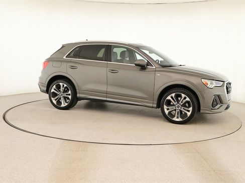 Used 2020 Audi Q3 2.0T Premium Plus w/ Premium Plus Package image 9