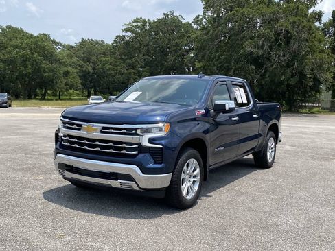 Used 2022 Chevrolet Silverado 1500 LTZ AWD/4WD image 4