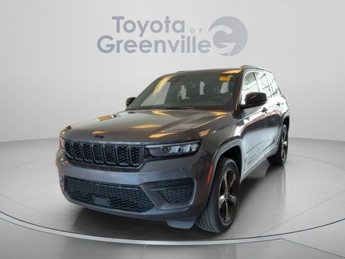 Used 2023 Jeep Grand Cherokee Altitude RWD image 1