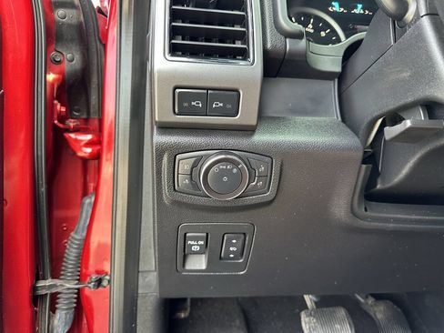 Used 2019 Ford F150 XLT w/ Equipment Group 302A Luxury AWD/4WD image 28