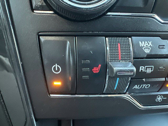 Used 2018 Ford Explorer XLT w/ XLT Appearance Package AWD/4WD image 39