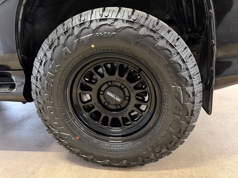 Used 2016 Lexus GX 460 image 32