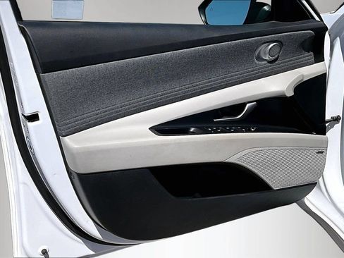 Used 2024 Hyundai Elantra Limited FWD image 20
