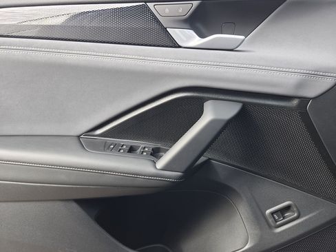 New 2026 Volkswagen Tiguan SE FWD image 18