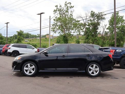 Used 2013 Toyota Camry SE w/ Convenience Pkg FWD image 4