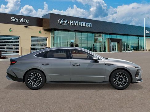 New 2026 Hyundai Sonata Limited FWD image 7