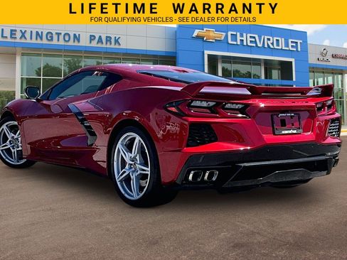 Used 2021 Chevrolet Corvette Stingray Premium Cpe w/ Z51 Performance Package RWD image 2